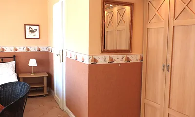 im Schrank integrierte Pantryküche