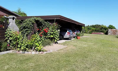 Caport für Auto und Garten