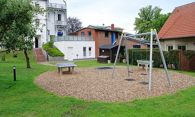 Gemeinschaftlicher Garten mit Spielplatz, Hunde willkommen
