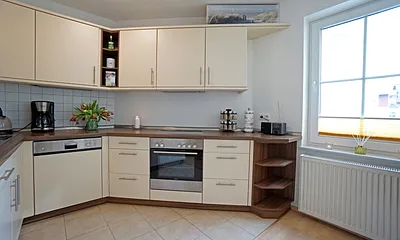 voll ausgestattete Küchenzeile