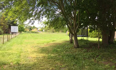 weitläufiges Gelände