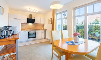 Küche mit Essbereich