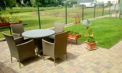 Sitzecke auf dem Hof