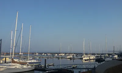 zum Yachthafen sind es ca. 80 m