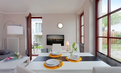 Ess- und Wohnbereich mit angrenzender Terrasse