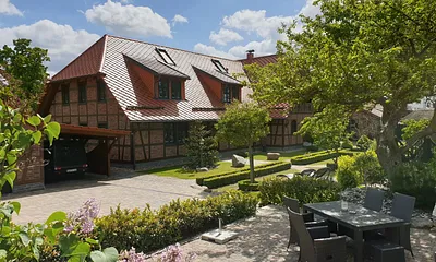 eine der Sitzgruppen im Garten