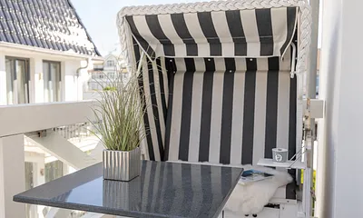 Balkon 1 mit Strandkorb