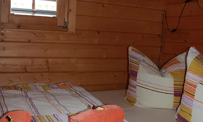 Schlafzimmer mit Doppelbett