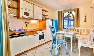 Küche mit Essbereich