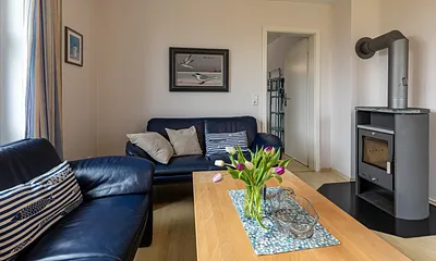 Wohnzimmer mit Kamin