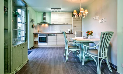 Küche mit Essbereich