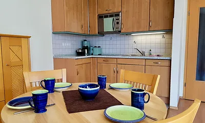 Blick vom Balkon auf die Küchenzeile