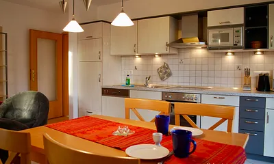 Komplett ausgestattete Küchenzeile