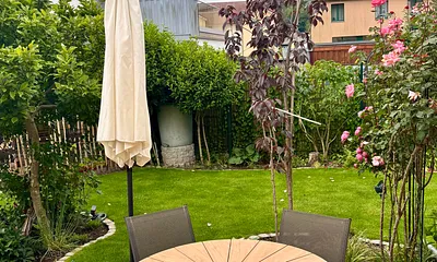 Terrasse mit Gartenblick