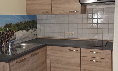 Küche mit Geschirrspüler