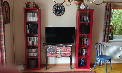 Fernseh- und CD/DVD-Wand