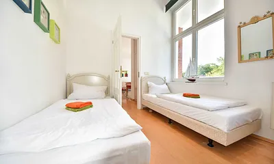 Schlafzimmer 2