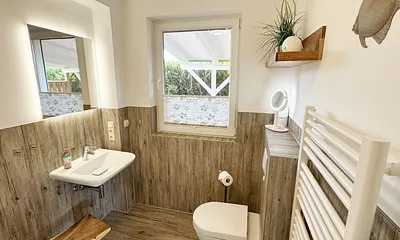 1.Tageslichtbad mit ebenerdiger Klarglasdusche und XXL Regendusche