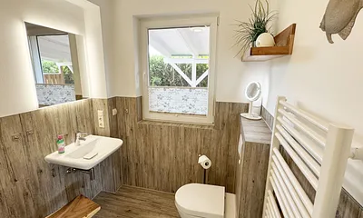 1.Tageslichtbad mit ebenerdiger Klarglasdusche und XXL Regendusche