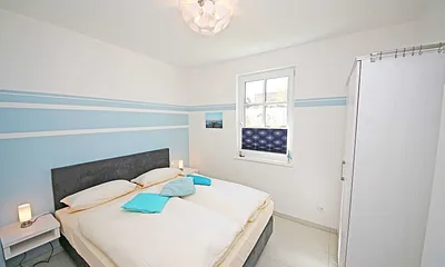 2. Schlafzimmer mit Doppelbett