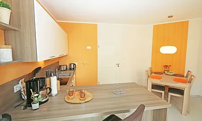 Küche mit Essbereich