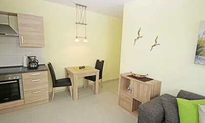 Esstisch mit Stühlen