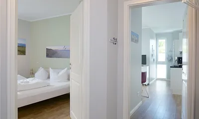 Villa Antje Whg. 05 Flur mit Blick Schlafzimmer und Wohnzimmer