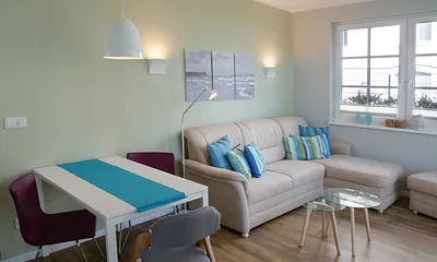 Esstisch mit Stühlen