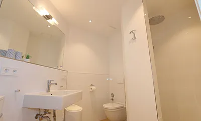 Badezimmer mit Dusche