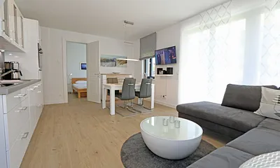Wohnzimmer mit Blick zum Esstisch