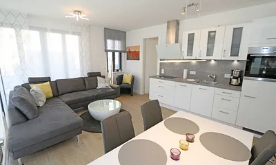 Wohnzimmer mit Wohnlandschaft