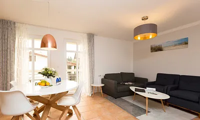 Wohnbereich mit Esstisch