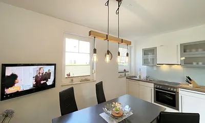 Küche mit Essbereich