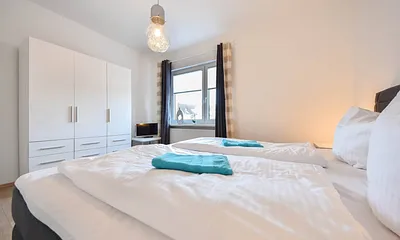 Hauptschlafzimmer mit Boxspringbett