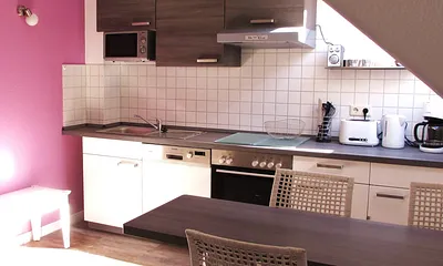 Gut ausgestattete Küche