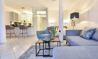 kombinierter Wohn- & Schlafraum