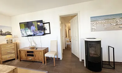 gemütlicher Wohnbereich mit Kamin