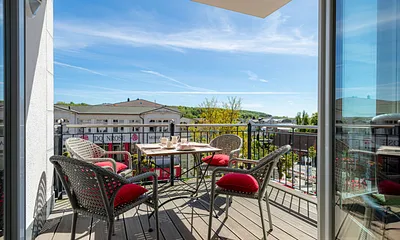 bestuhlter Balkon