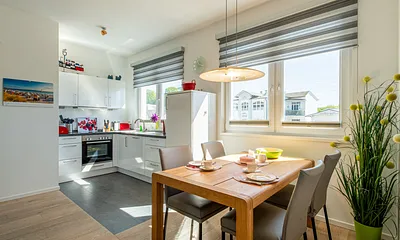 Essplatz angrenzend zur Küchenzeile