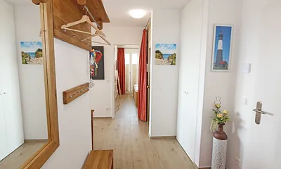Flur mit Garderobe