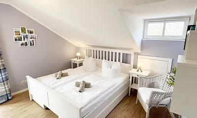 1. Schlafzimmer mit Doppelbett