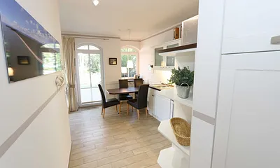 Esstisch mit 4 Stühlen