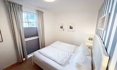 1. Schlafzimmer mit Doppelbett