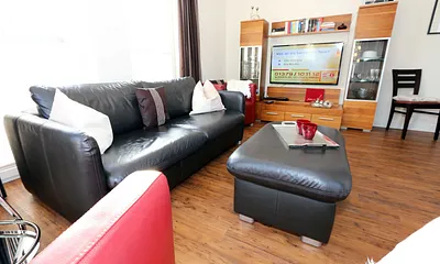 Wohnzimmer mit Sessel