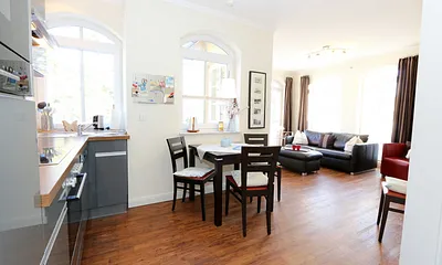 Essecke mit Stühlen