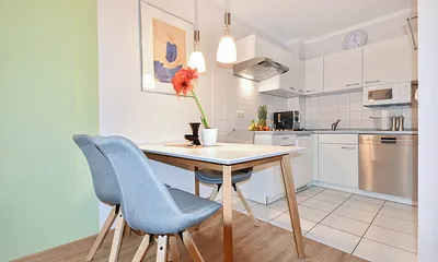 Esstisch mit Platz für 3 Personen