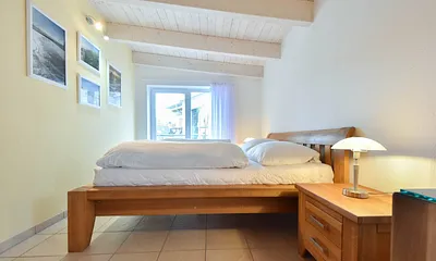 Schlafzimmer mit Doppelbett