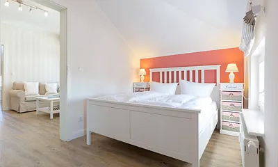 Hauptschlafzimmer mit Doppelbett
