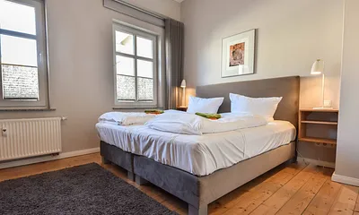 Schlafzimmer mit Doppelbett