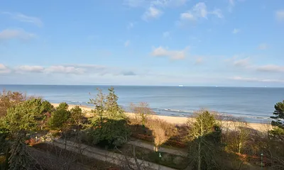 Blick auf Ostsee und Promenade